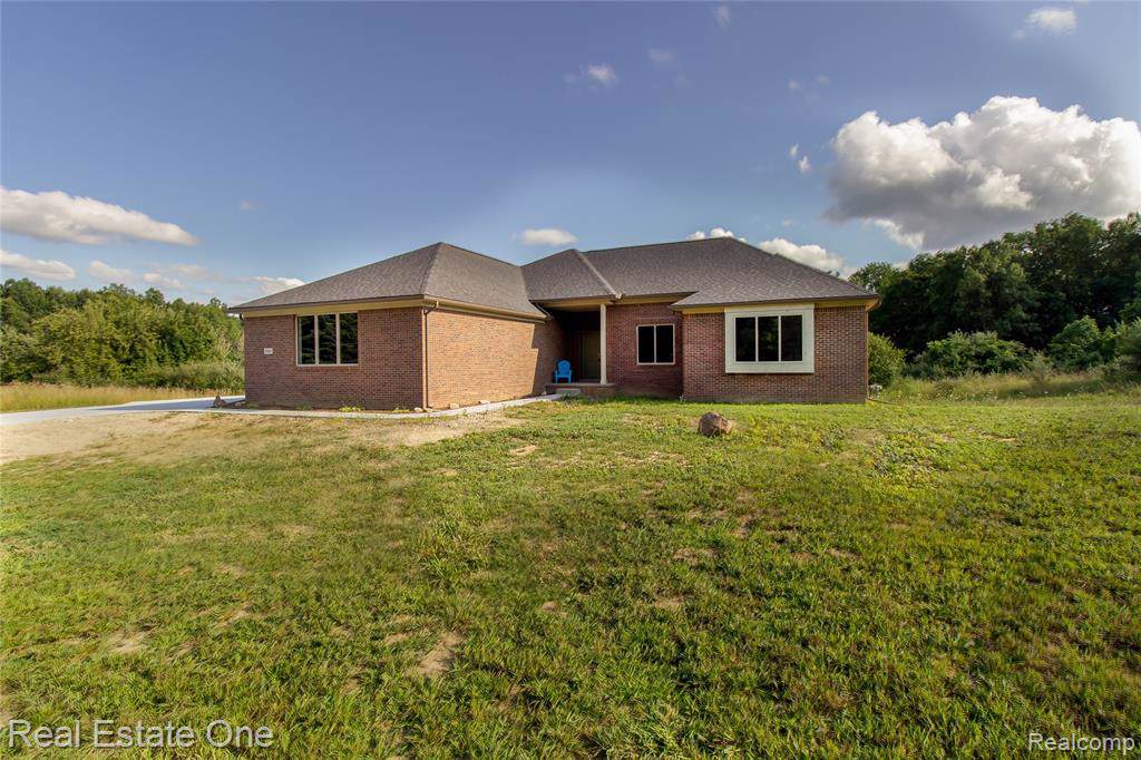 5843 Saratoga Dr - Photo 1