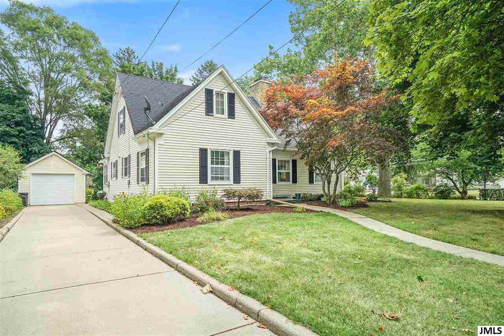 811 Webster St - Photo 1