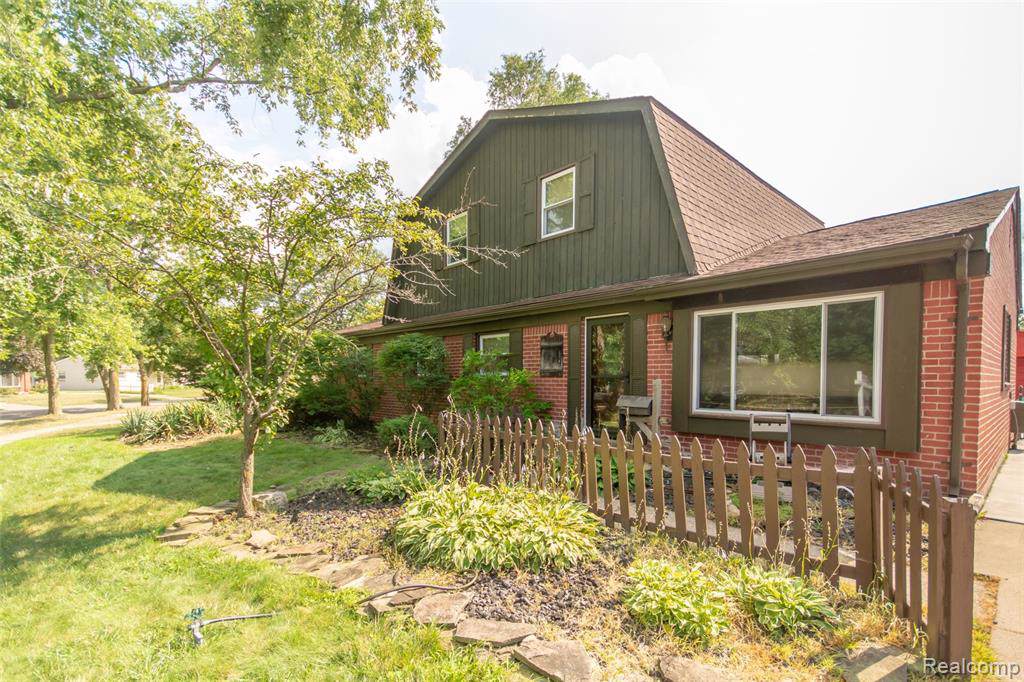 4800 Sidney Street - Photo 1