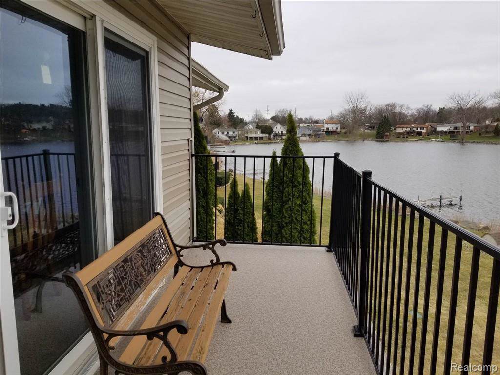 4960 Lake Point Dr - Photo 1