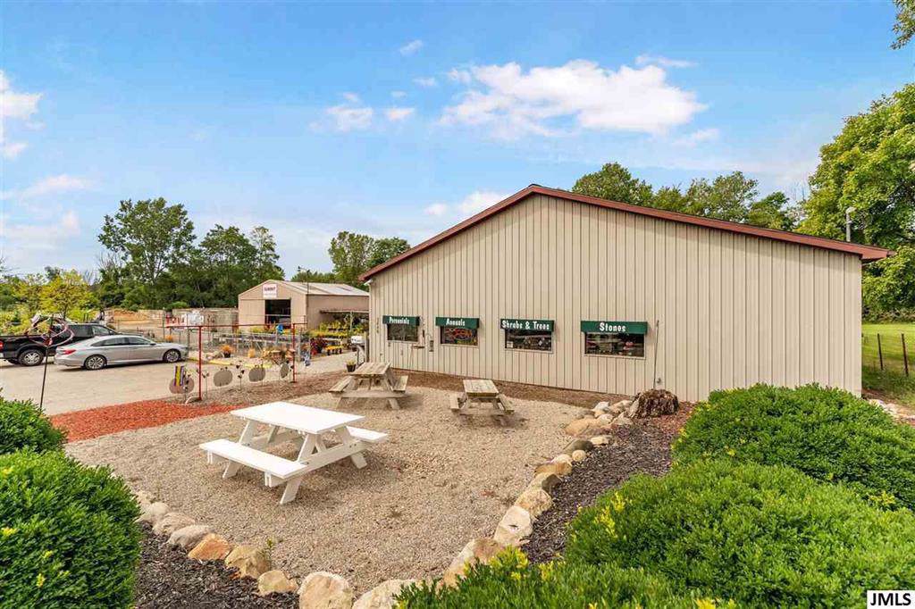 3440 Weatherwax - Photo 1