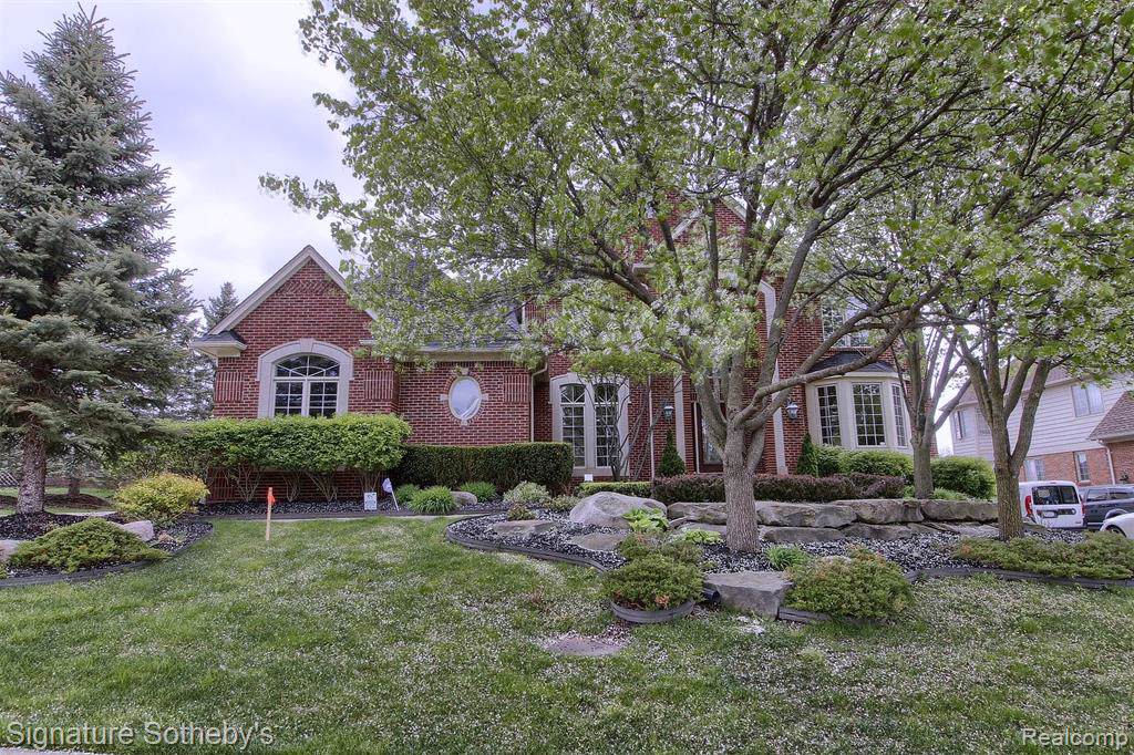 1091 Clear Creek Drive - Photo 1