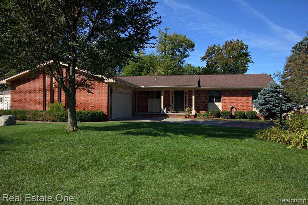 5563 Pointe Pl - Photo 1