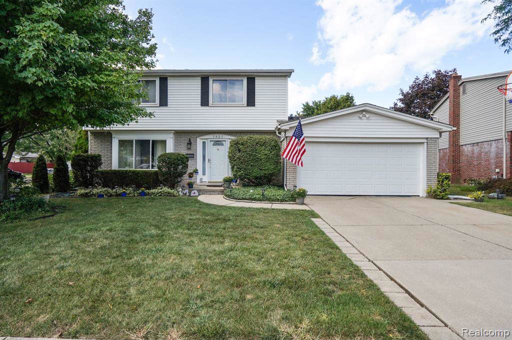 7521 Hillsboro Drive - Photo 1