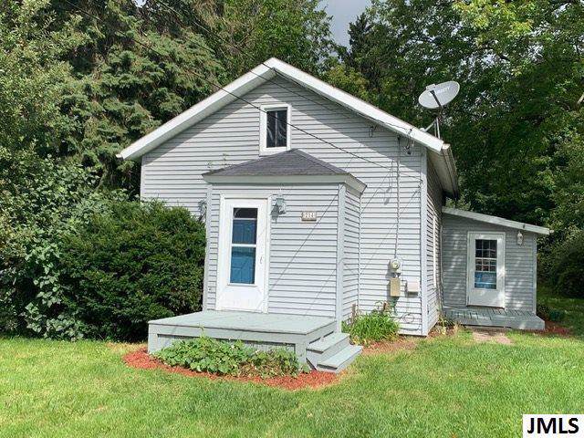 214 Center - Photo 1
