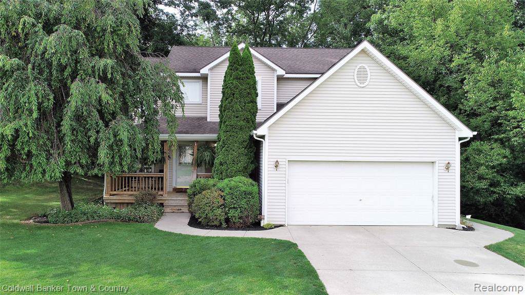 2409 Hickory Circle Drive - Photo 1