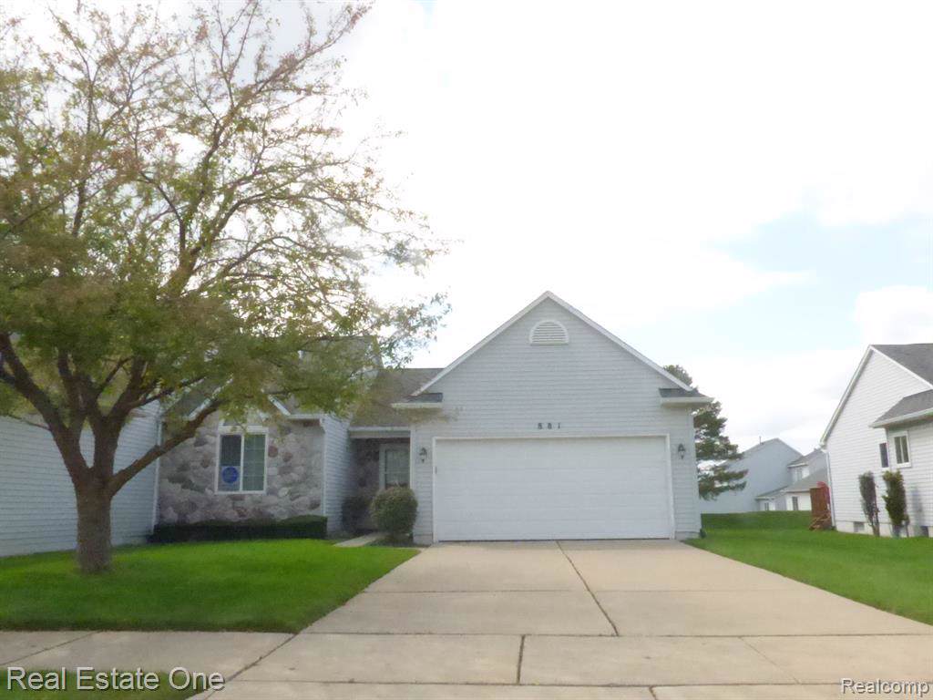 881 Knollwood Circle - Photo 1