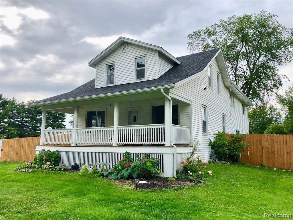 3885 Keewahdin Road - Photo 1