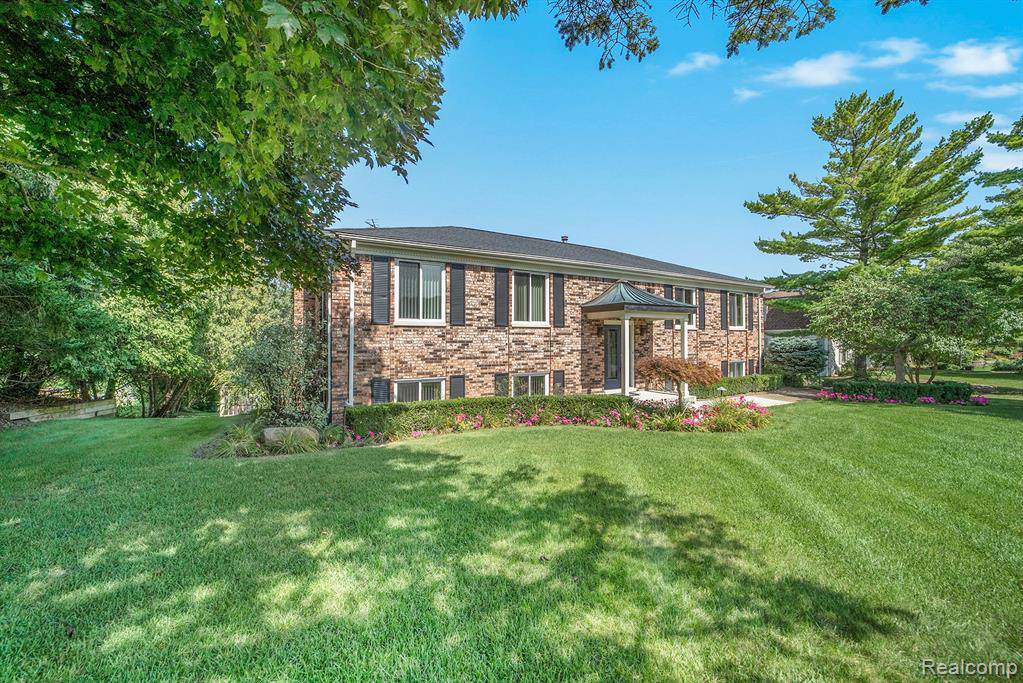 117 Coachlamp Road - Photo 1