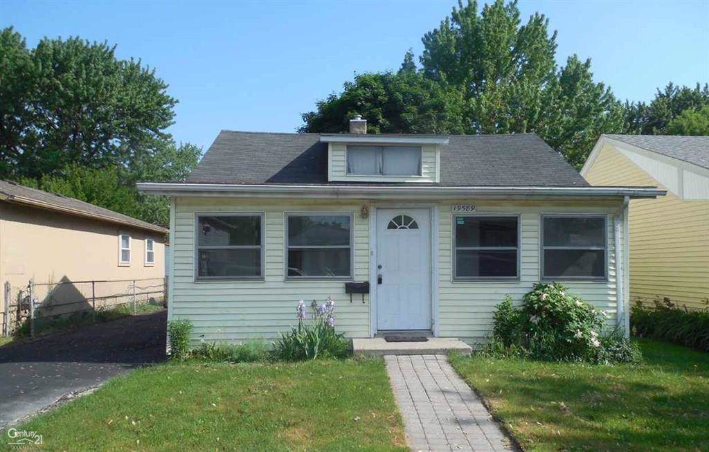 19589 Webster St - Photo 1