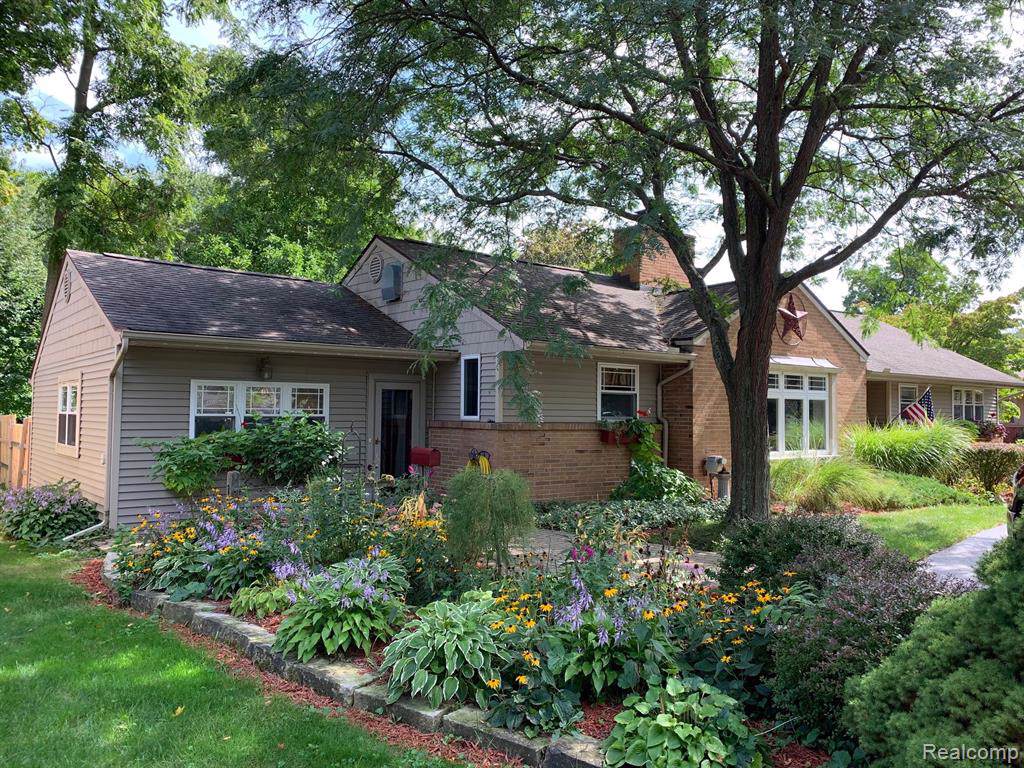 198 Lincoln Street - Photo 1