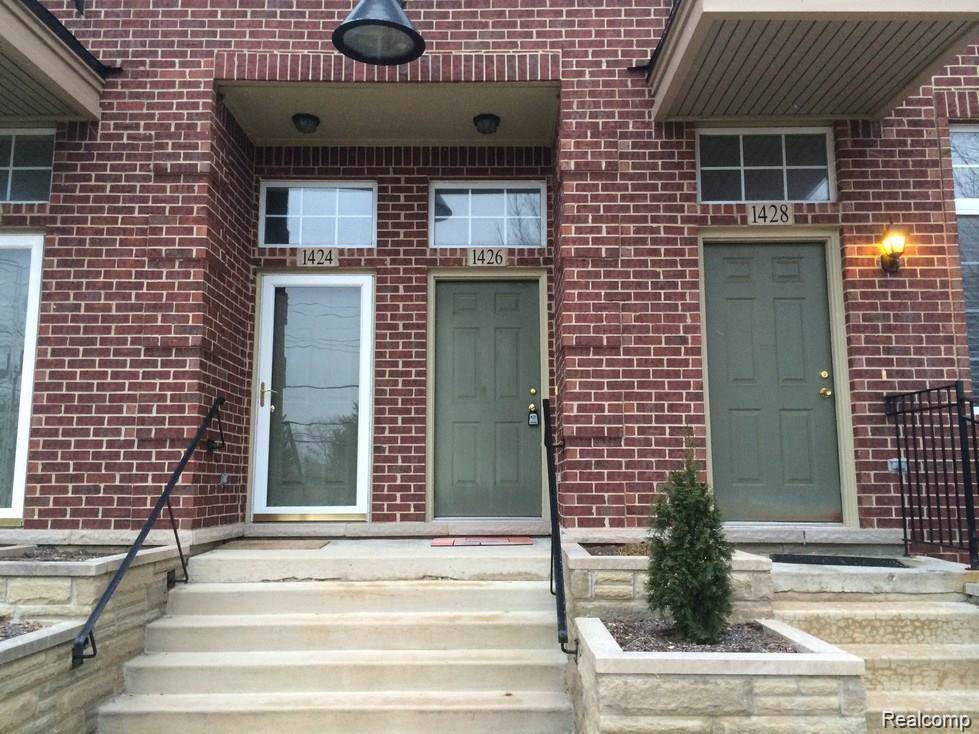 1426 Crimson Way - Photo 1
