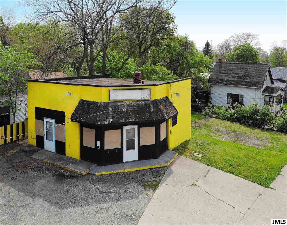 500 Page Ave - Photo 1