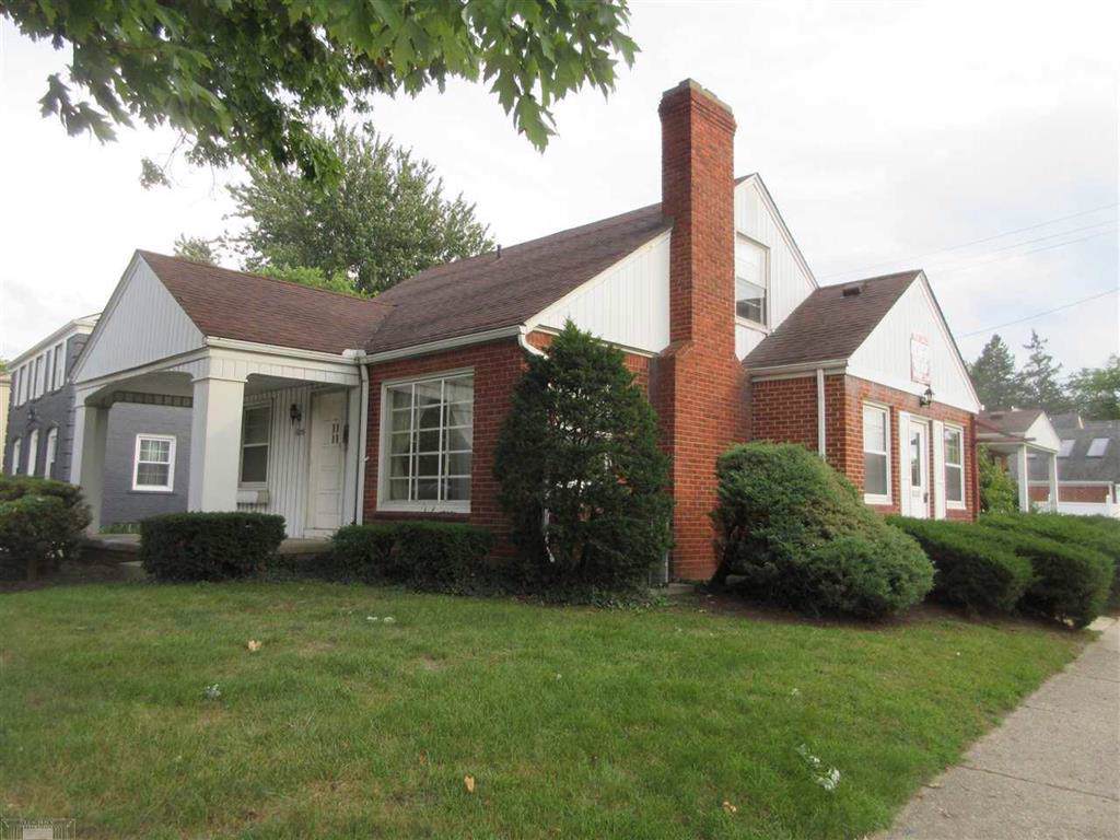 1685 Fairholme - Photo 1