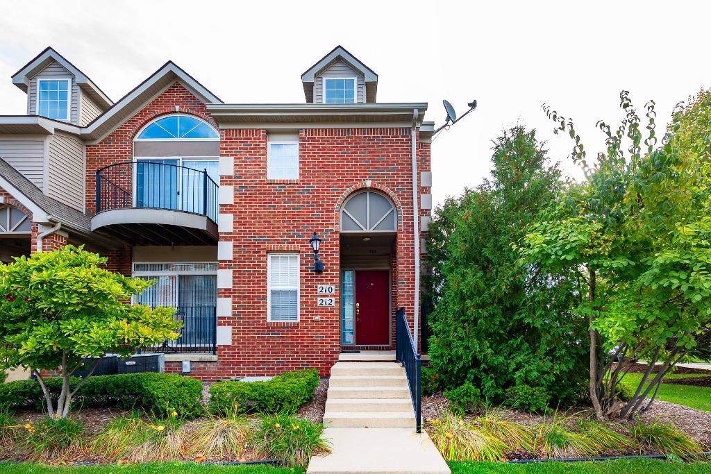 210 Oakbrook Drive - Photo 1