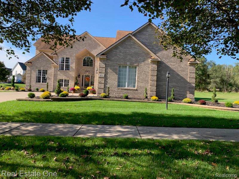 851 Bay Pointe Drive - Photo 1