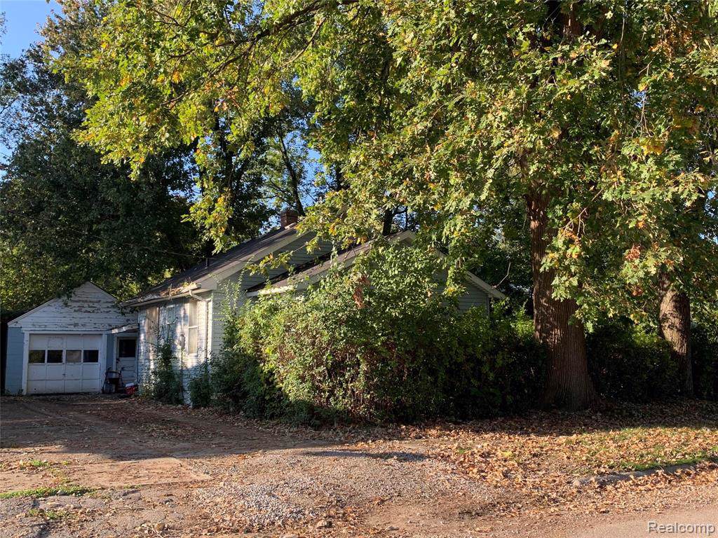 747 Neubert Avenue - Photo 1