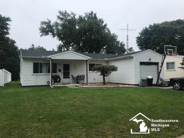 833 Woodville - Photo 1