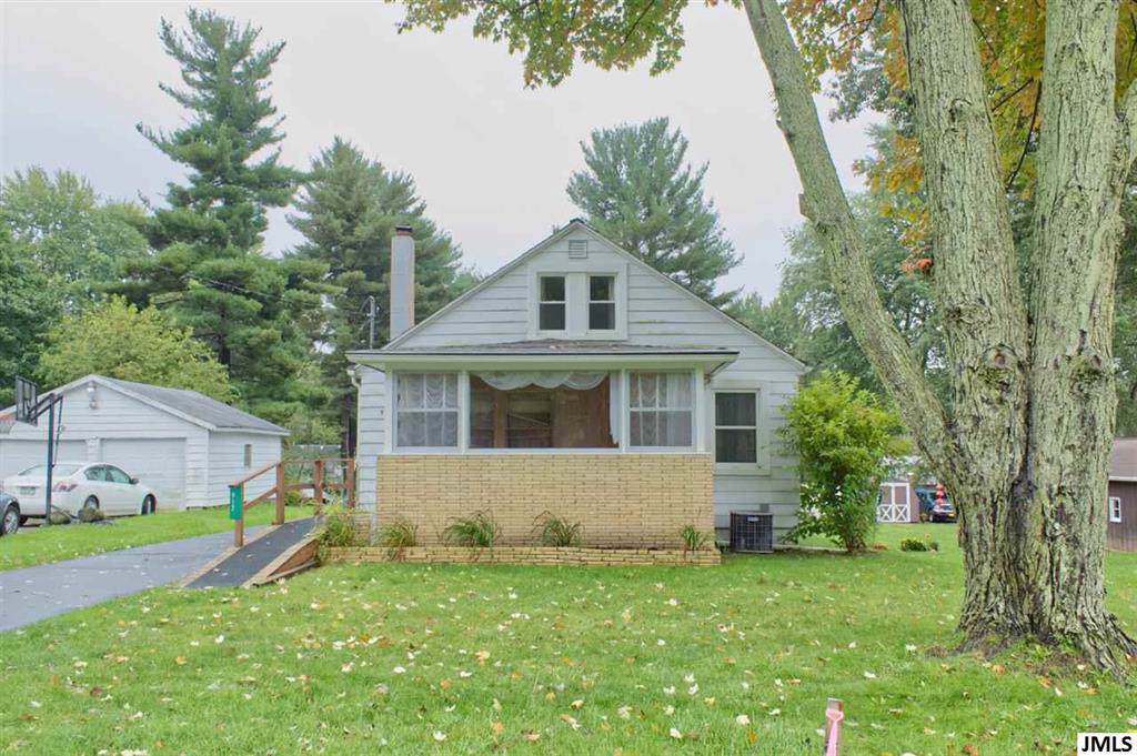 917 Grant - Photo 1
