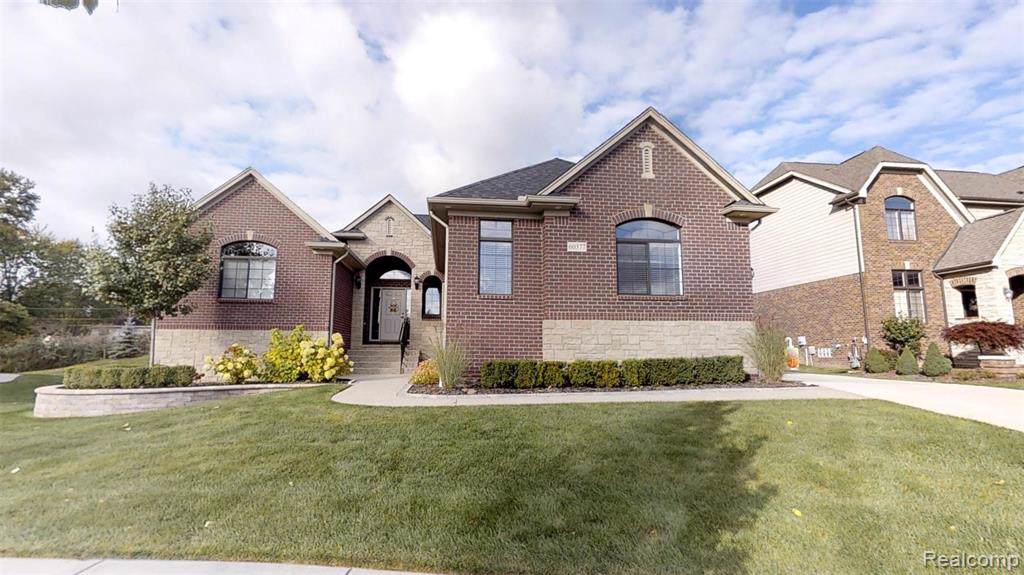 60377 Stonecrest Drive - Photo 1