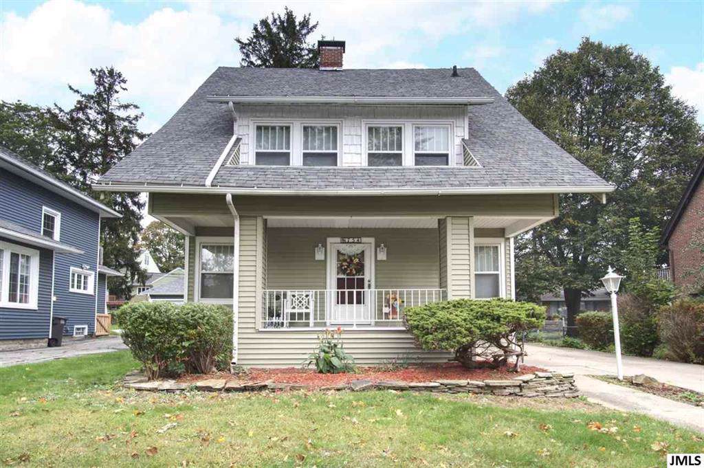 754 Oakridge Dr - Photo 1