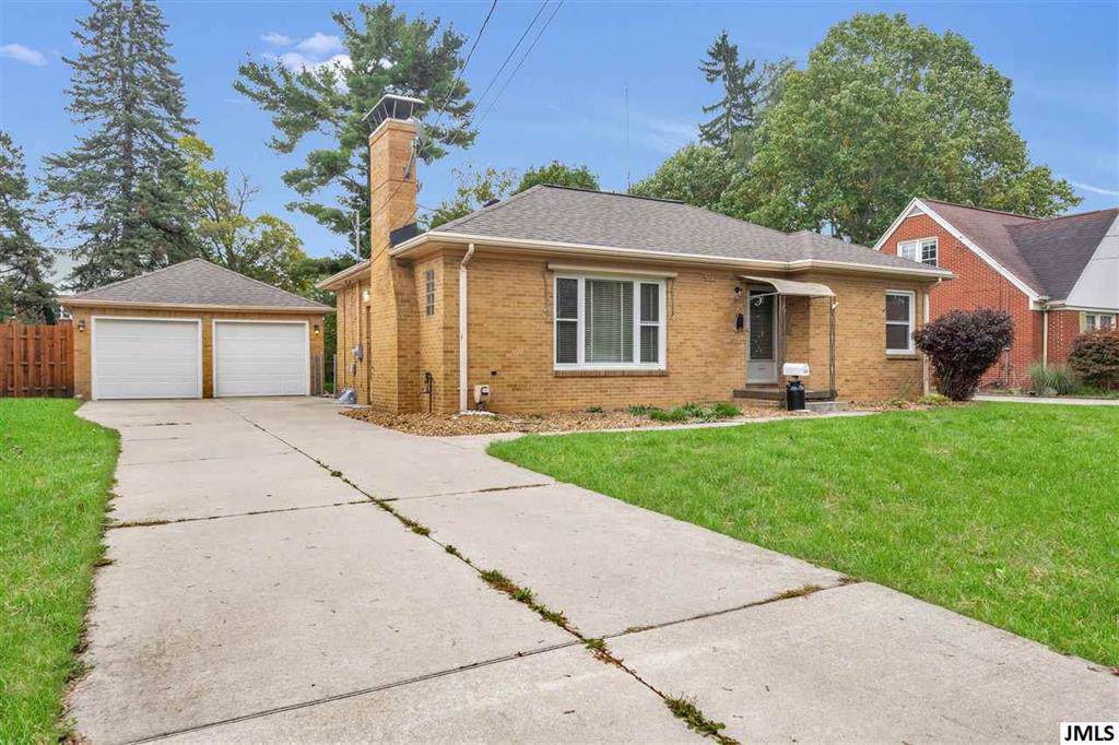 723 Higby - Photo 1