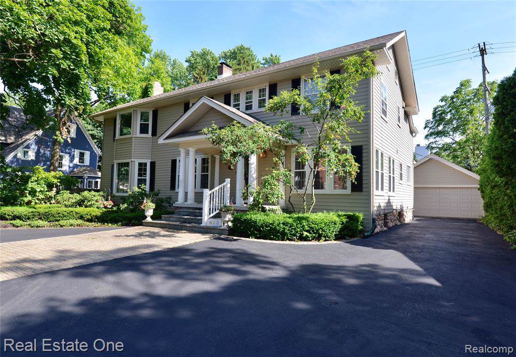 623 Bloomfield Court - Photo 1