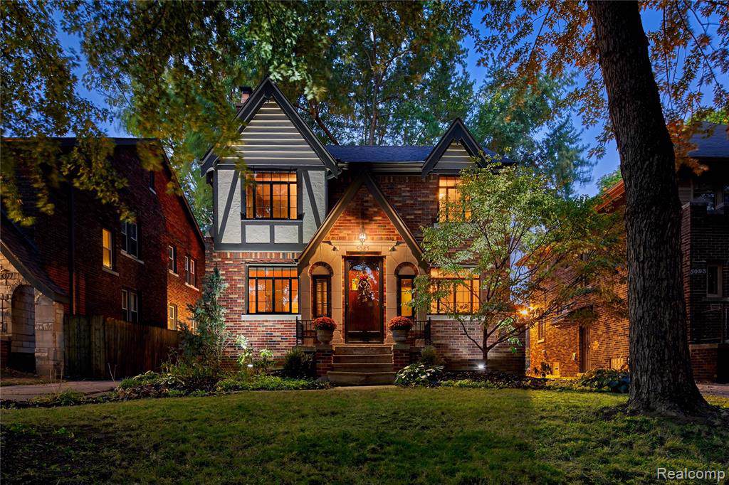 5085 Kensington Avenue - Photo 1