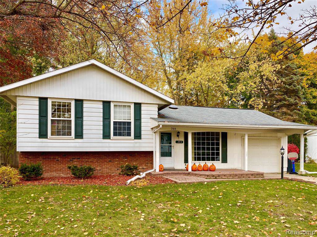 709 Hollybrook Drive - Photo 1