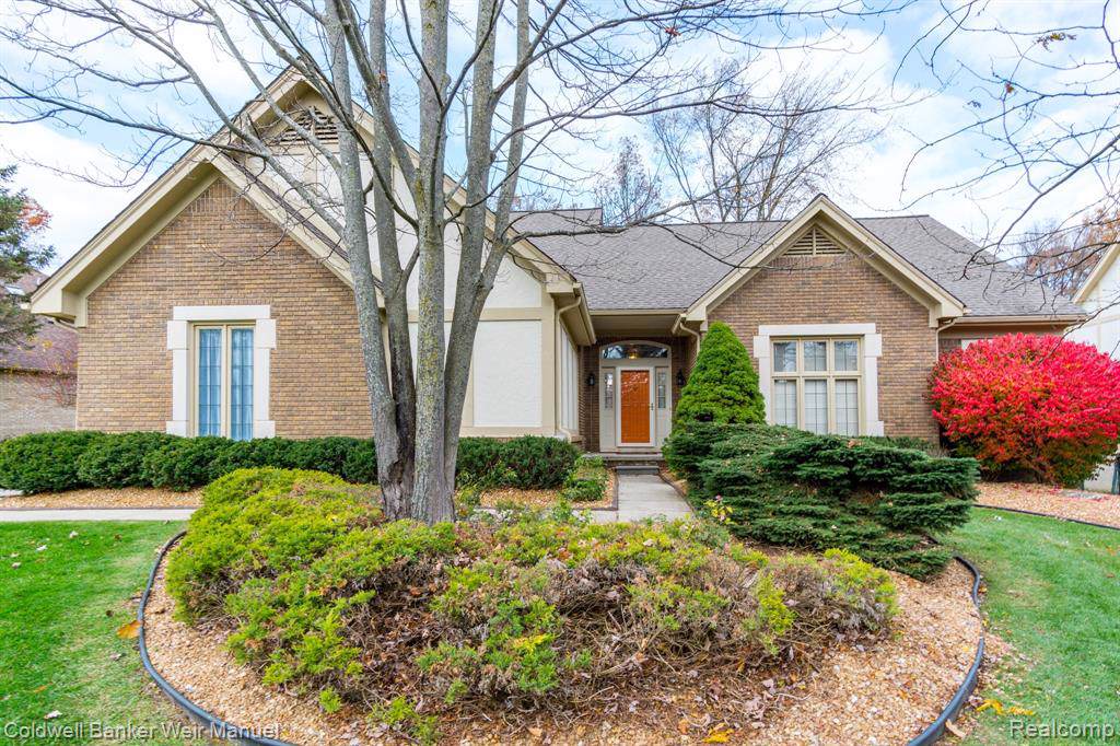 52 Cross Creek Boulevard - Photo 1