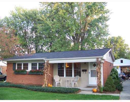 628 Crestwood Circle - Photo 1