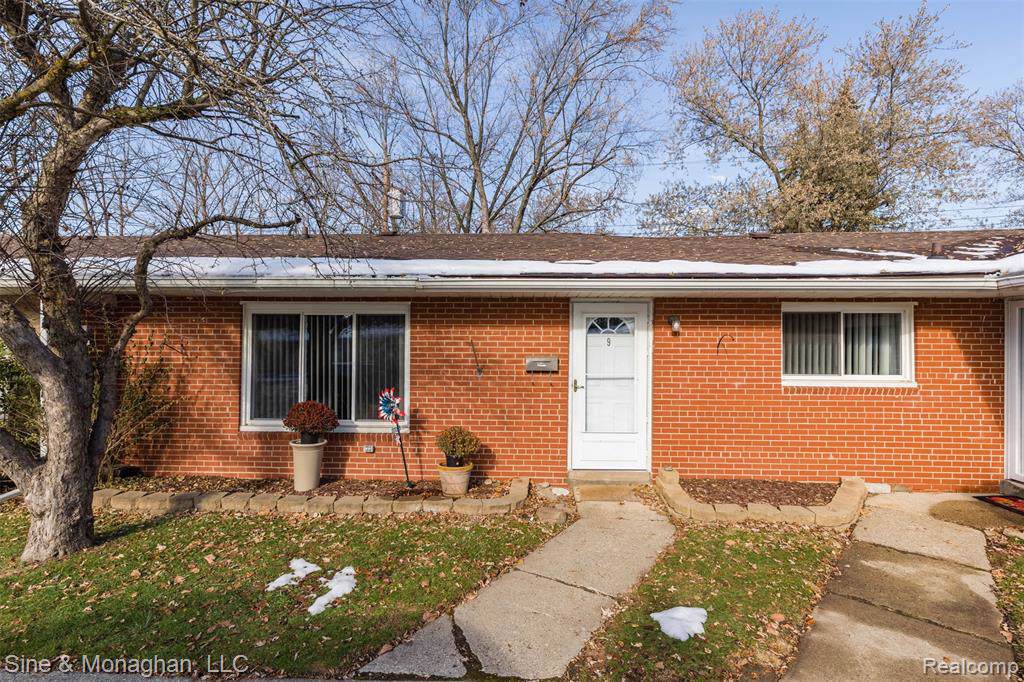 308 Rochester Road - Photo 1