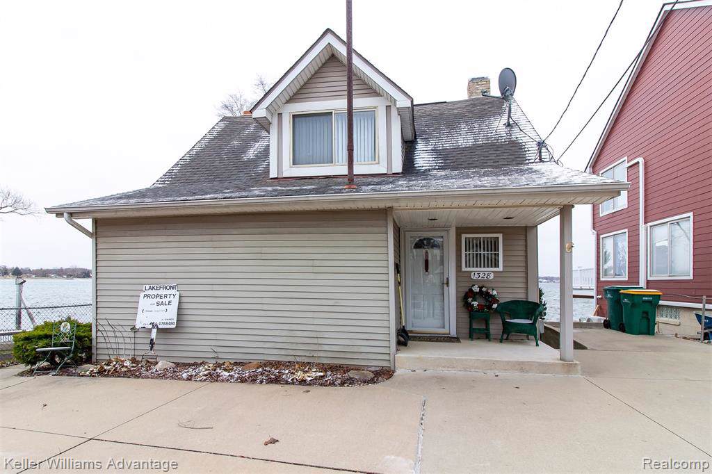 1328 Lake Drive - Photo 1