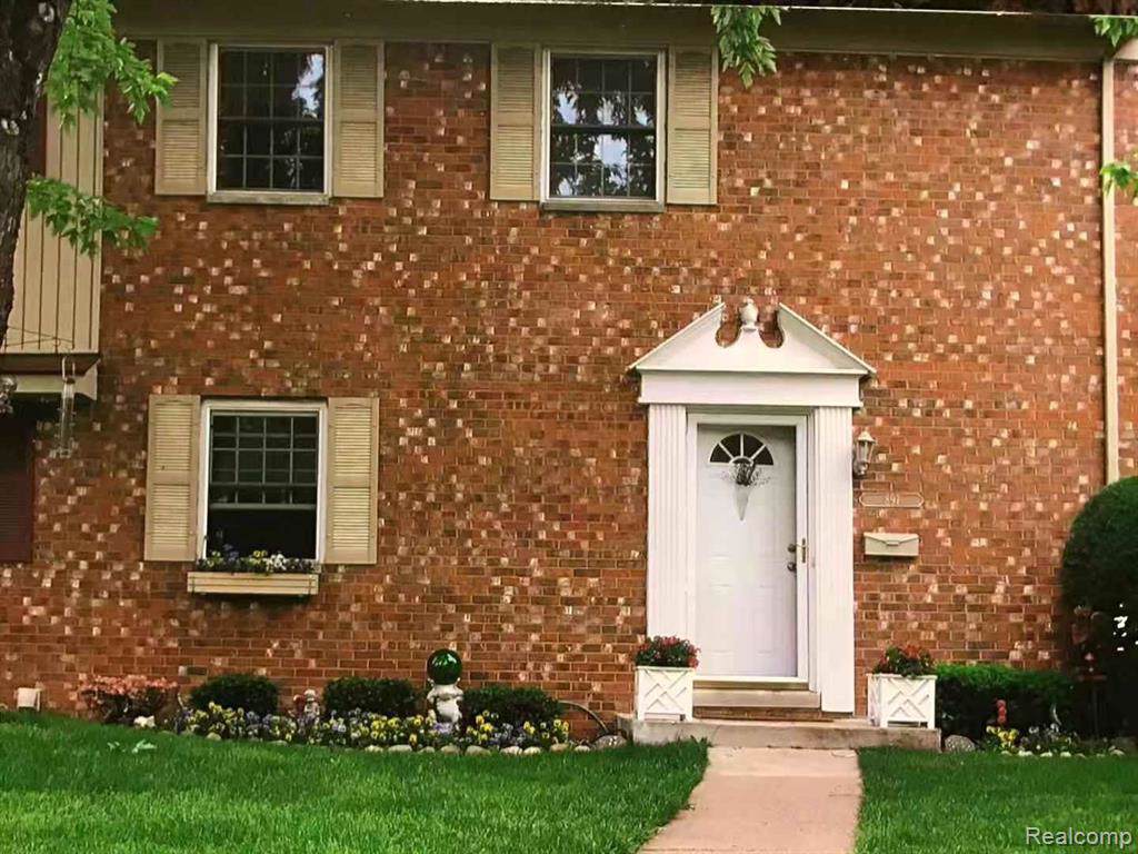 897 Kirts Boulevard - Photo 1