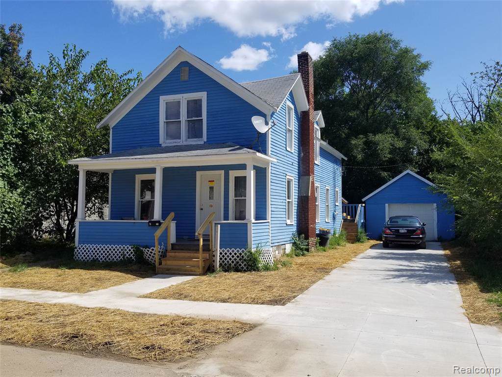 220 Lincoln Street - Photo 1