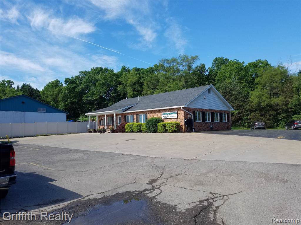 8082 Grand River Rd - Photo 1