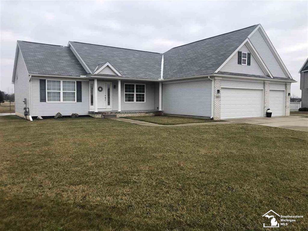 901 Plum Tree Circle - Photo 1