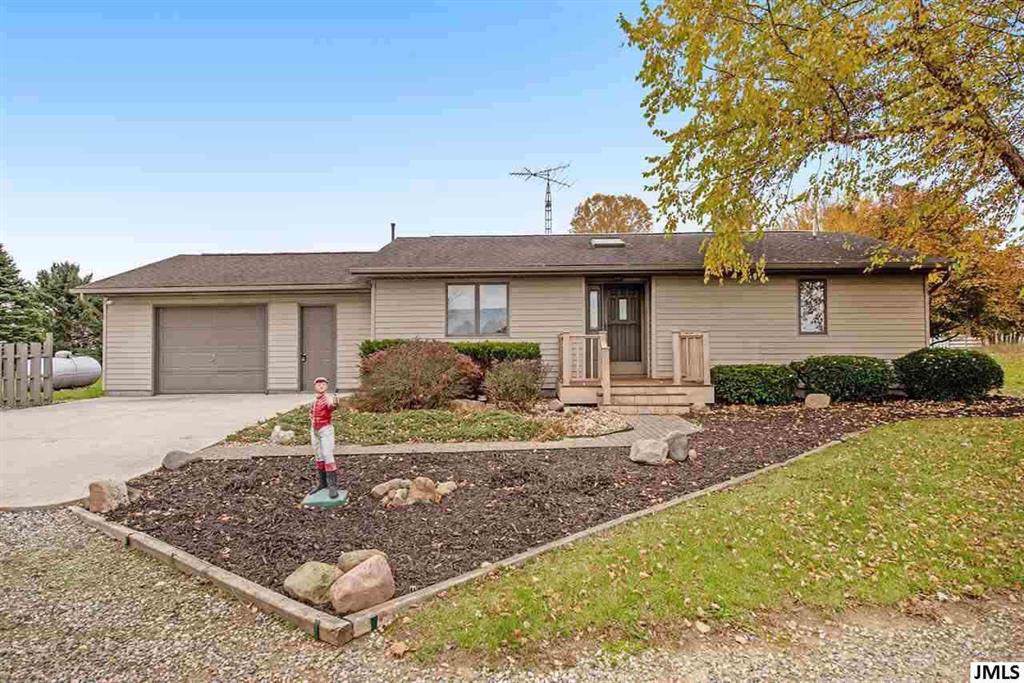 8760 Somerset Rd - Photo 1
