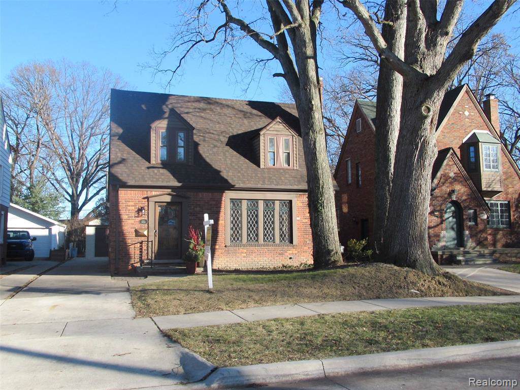 715 Elmwood Street - Photo 1