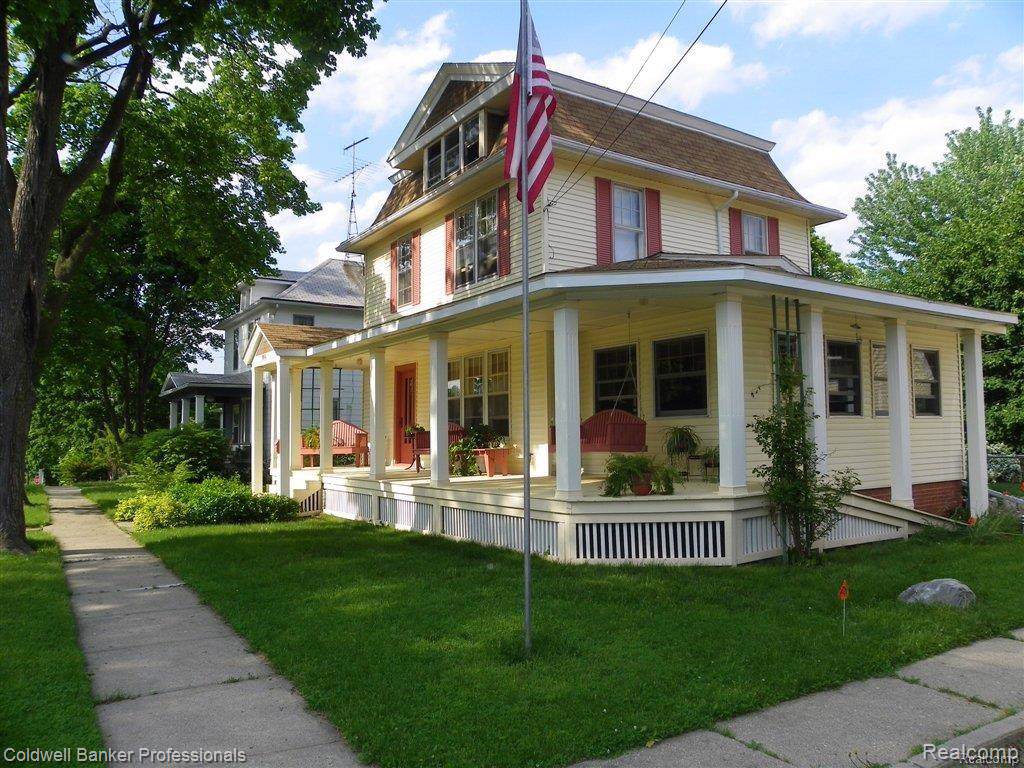 906 Calhoun Street - Photo 1