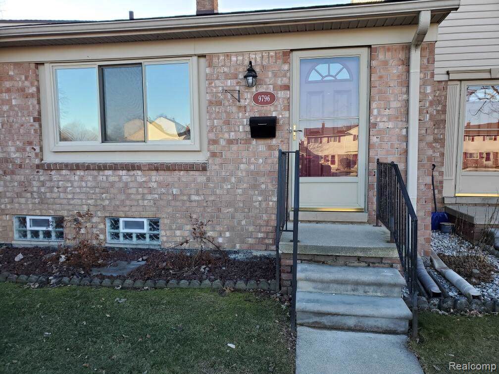 9796 Cornell Street - Photo 1
