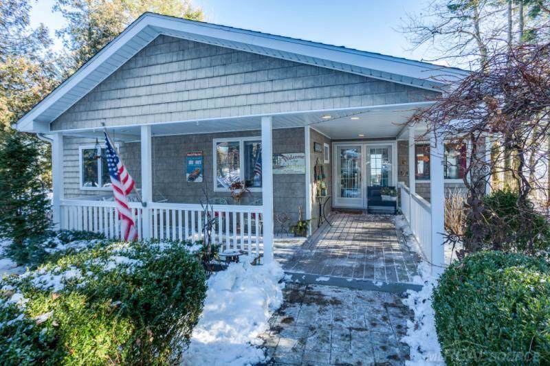 2769 Lakeshore Rd - Photo 1