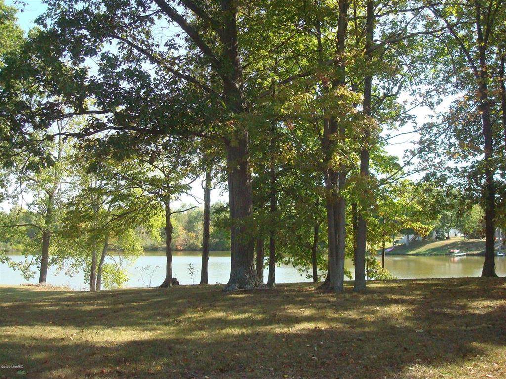 4270 Grandview Dr - Photo 1