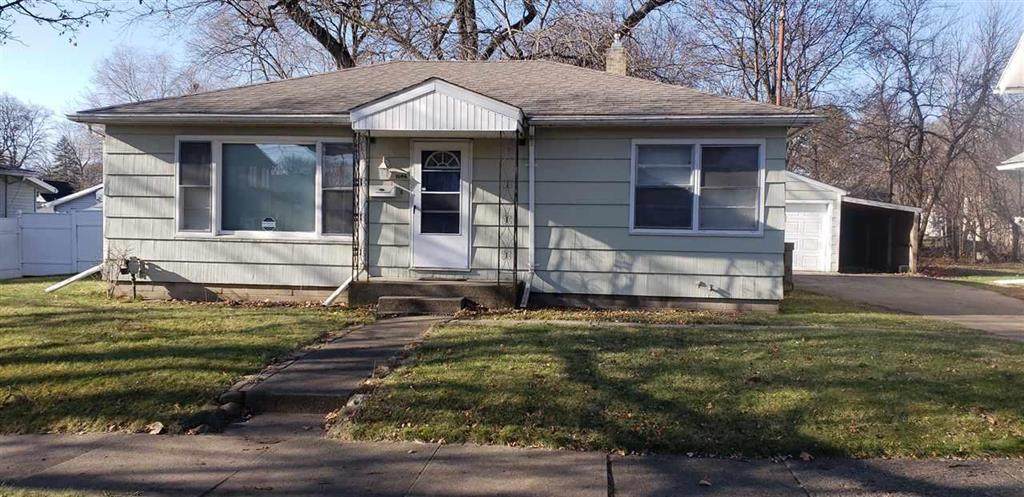 1046 Chittock - Photo 1