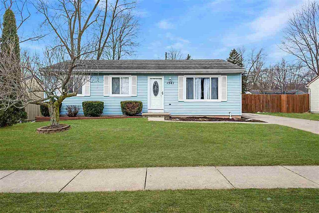 1541 Berkley Dr - Photo 1