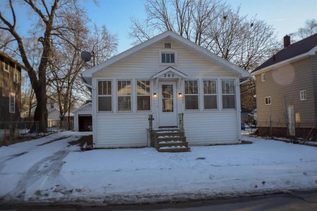 205 South St - Photo 1