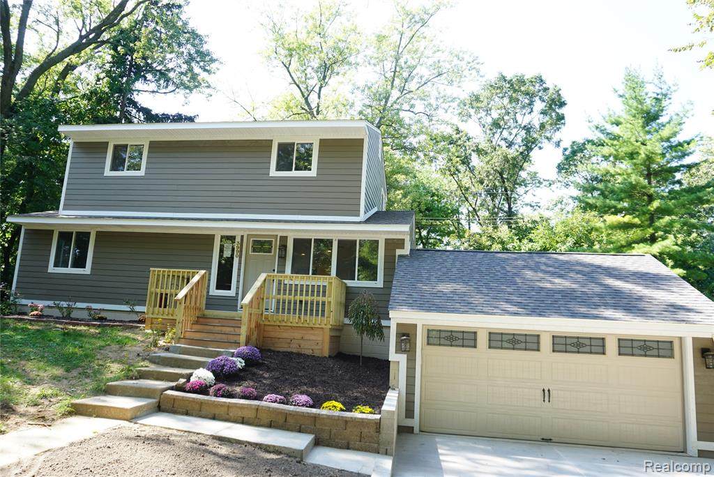 3990 Pinnock - Photo 1 3990 Pinnock - Photo 1