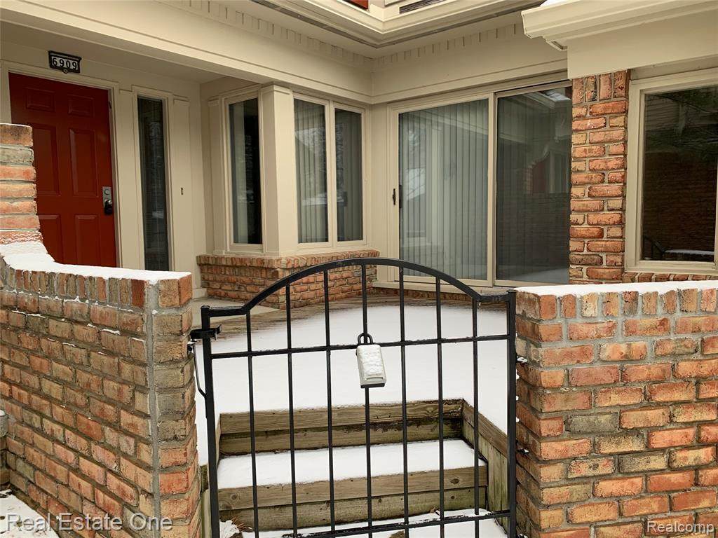6909 Pebble Park Circle - Photo 1