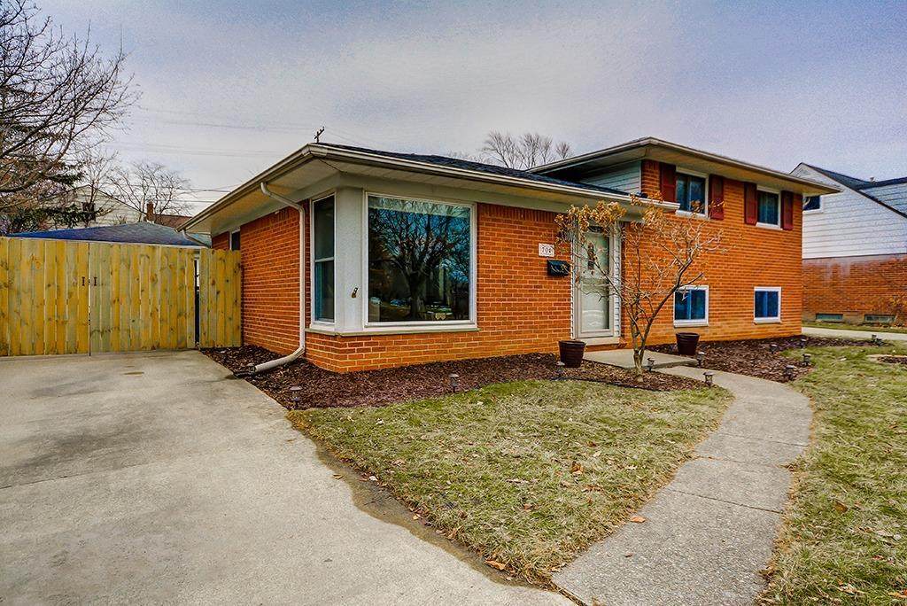 704 Leona Drive - Photo 1