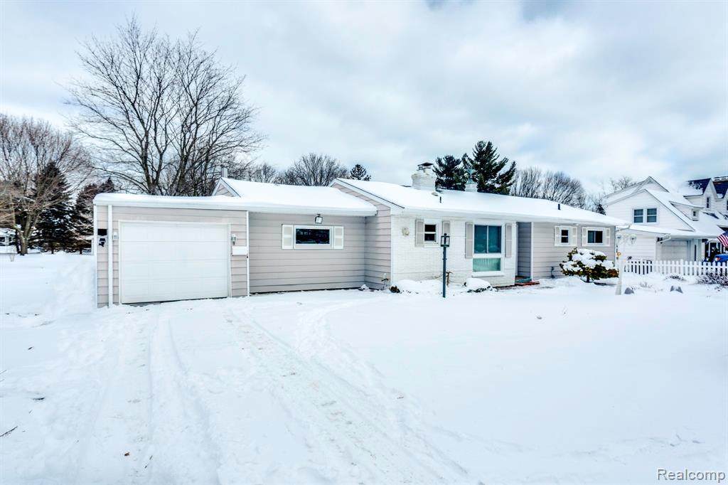 2820 Country Club Drive - Photo 1